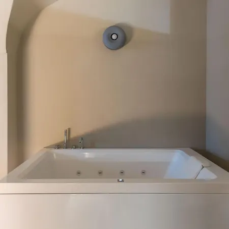 Dritta Al Cuore & Pool - Housea 폴리나노 아마레